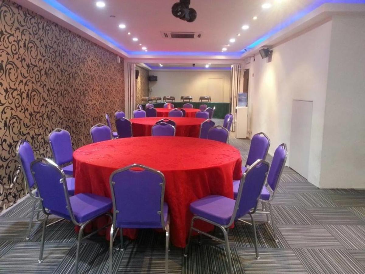 Biz Hotel Batu Pahat Bagian luar foto
